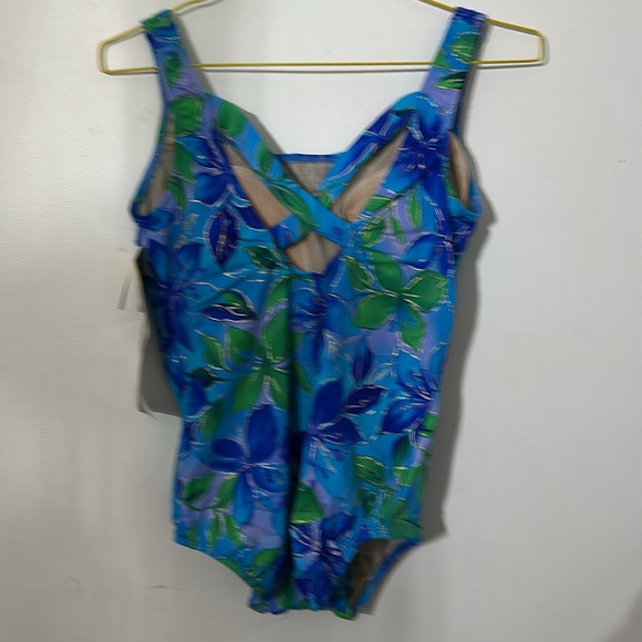 Floral swimwear one piece , size is 20W, brand new with tags. - Picture 2 of 3